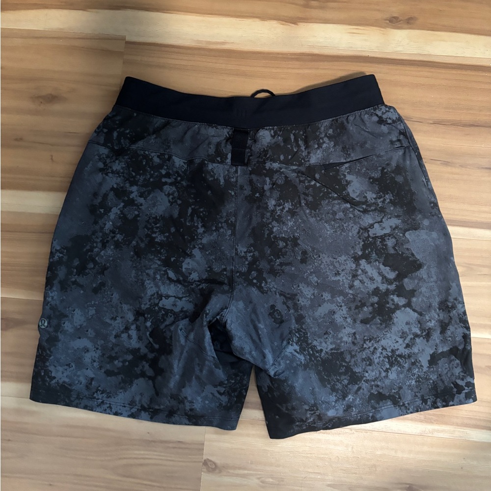 License to Train liner less shorts 7” Mens Lululemon - Picture 2 of 4